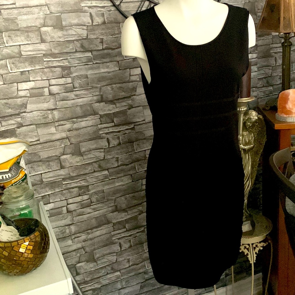 One brand new without tags max studio black dress 👗
